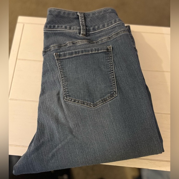 TORRID- Jegging Skinny High Rise Jeans - Picture 2 of 8